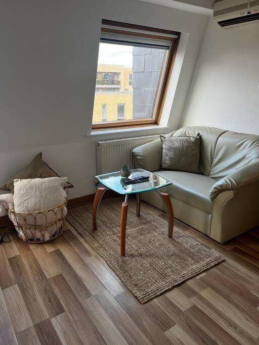 Quirky Studio Flat Selfcontained Londra Esterno foto